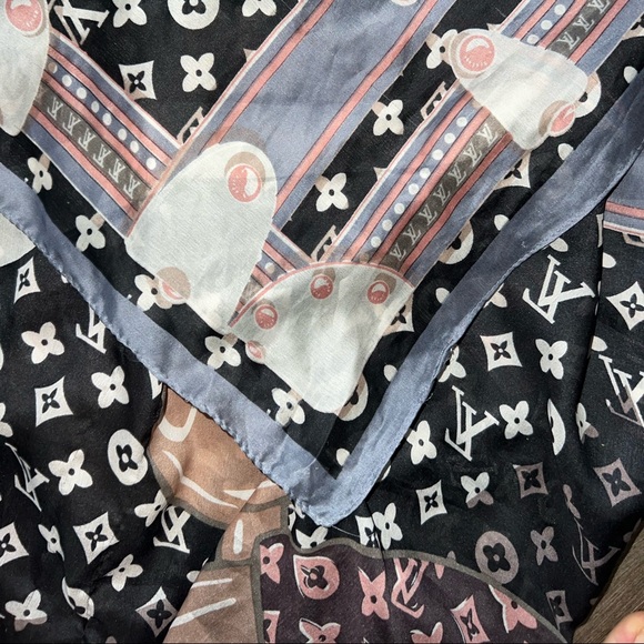 Limited Edition Louis Vuitton LV Design Poodle Dog Scarf/ Shaw !! - Picture 4 of 4